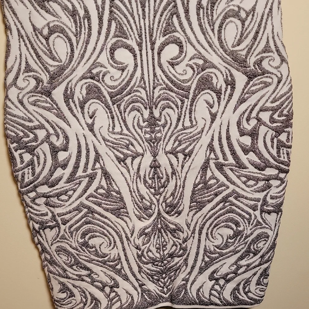 RVN Silver and White Sleeveless Bodycon Mini Dress - Picture 6 of 7